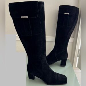 YVES SAINT LAURENT VTG Square Toe
Black Suede Knee Boots Block Heels Sz 6.5
YSL
